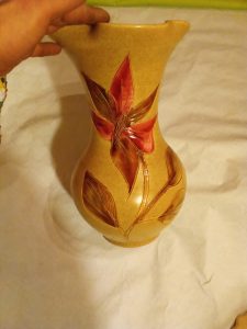 Vază ceramică vintage decorativă – motiv floral în relief Image 1769082725435 225x300